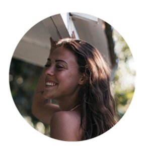 Kayla Christian - Kayla is passionate about health and wellness and runs a beautiful account @havinghealthyhabits. She’s based in Charleston and if she’s not active outside, she’s cooking new recipes at home. She is redefining what it means to be “healthy”. Follow her for everyday motivation, recipes, and tips on how to live a balanced lifestyle.