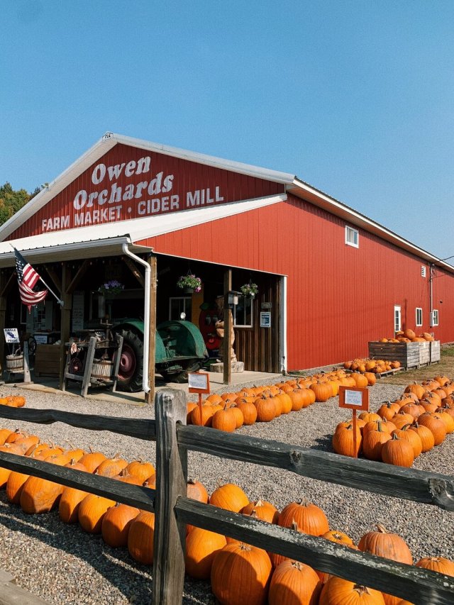 Owen Orchards General Store. Weedsport, NY. 📷Olivia Baxter