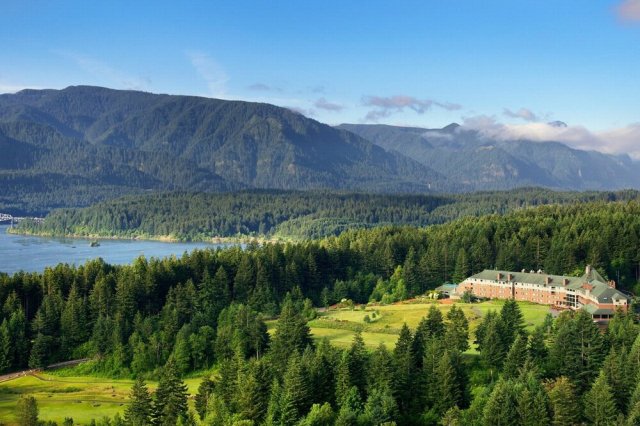 Source: Skamania Lodge    Price Range  - $$$   Book this place   Skamania Lodge is a stunning, upscale resort style accommodation, set on 175 wooded acres, located within the Columbia River Gorge. This area is known for being where the river meets the forest. It is where adventure meets tranquility, with views of rugged beauty. Spend your days hiking throughout the Gorge, doing yoga or challenging yourself on private fitness trails. Enjoy a world class windsurfing location or simply sip your way through local breweries and wineries. The Lodge has 3 restaurants, a golf course, spa and large conference center- perfect for groups. You will find yourself enjoying all their fantastic   amenities   &amp;   activities  . It just so happens, that Skamania Lodge is also a leader in initiating the best environmental practices on site! They offer ways for their guests to decrease their carbon footprint and move to zero single use plastic during their stay -   among other things  ! This gorge-ous stop is a no brainer ;)    Doe Bay Resort &amp; Retreat