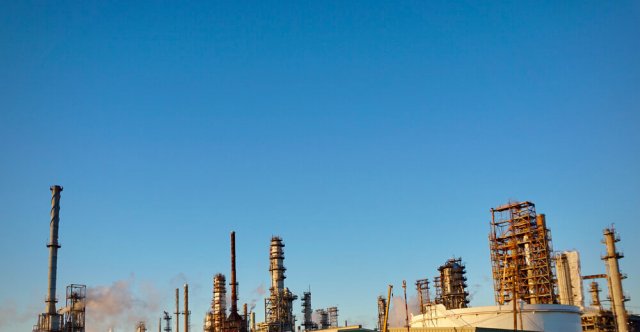 Industrial plants in Mossville, Louisiana. 📷  Jaclyn Yost