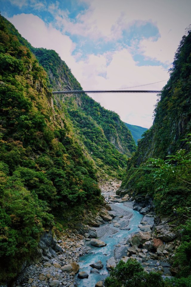 Taroko Gorge, Taiwan.  📷  @jaclynyost