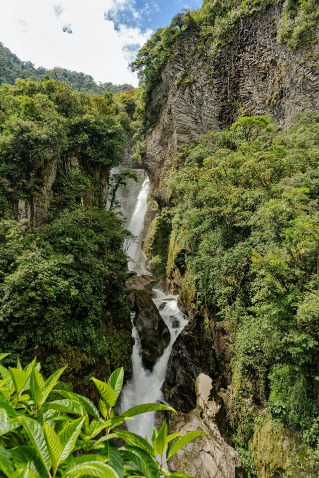 Pailon Del diablo, Baños de Agua Santa, Ecuador.  📷  @kiyoshi_jpg