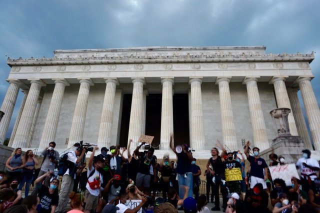 Emotional speeches given by Black Lives Matter demonstrators on the steps of the Lincoln Memorial. 📷  Jaclyn Yost