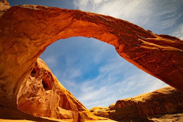 The Corona Arch, Arches National Park. 📷 @its_tgain